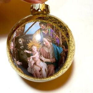 THE ART INSTITUTE OF CHICAGO CRÉCHE COLLECTIBLE ORNAMENT